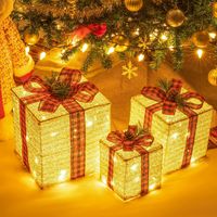 Ensemble de 3 boîtes cadeaux lumineuses de Noël avec prise, nœuds dorés, feuilles et pommes de pin artificielles pour la décoration intérieure des fêtes, rayures jaunes et blanches