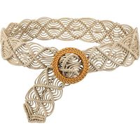 Ceinture bohème tressée pour femme, idéale pour accompagner une robe.