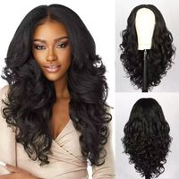 Parrucca completamente in pizzo con onde morbide rilassate e ricci grandi, stile afro/nero, attaccatura frontale invisibile, effetto naturale per capelli neri, atmosfera suggestiva.