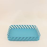 Plateau en métal bleu ajouré 30x40cm