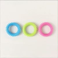 Set mit 3 interaktiven Kauspielzeugen aus Gummi für Welpen, Hunde und Haustiere mit 360°-Bewegungsfreiheit