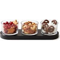Ciotoline di vetro per snack su un vassoio da 4 pezzi.