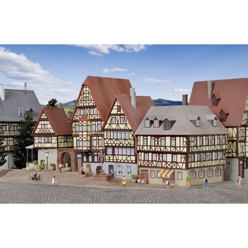37102 n Place du Marché de Miltenberg W095571 - Kibri