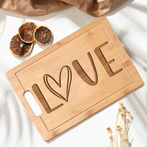 Planche à découper "LOVE" en bambou – Cadeau romantique pour Saint-Valentin