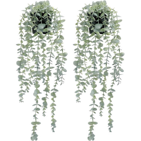 Plantes artificielles d'eucalyptus suspendues à une étagère, plante artificielle en pot