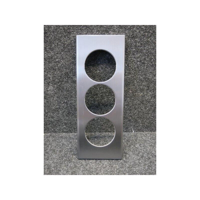 Plaque de finition 3 poste 6 modules entraxe 57mm pour rénovation Matières finition Inox brossé série Céliane Legrand