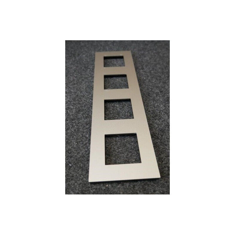 Plaque de finition quadruple 4 postes 8 modules horizontal-vertical entraxe: 71mm couleur Pure steel champagne coated Niko
