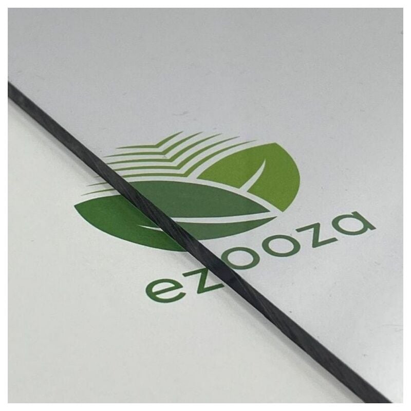 Plaque polycarbonate compacte 5 mm transparent 600 x 400 mm protégée contre les rayons uv.