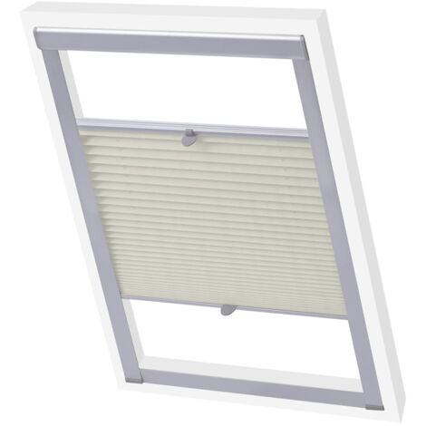 Pleated Blind Cream UK08