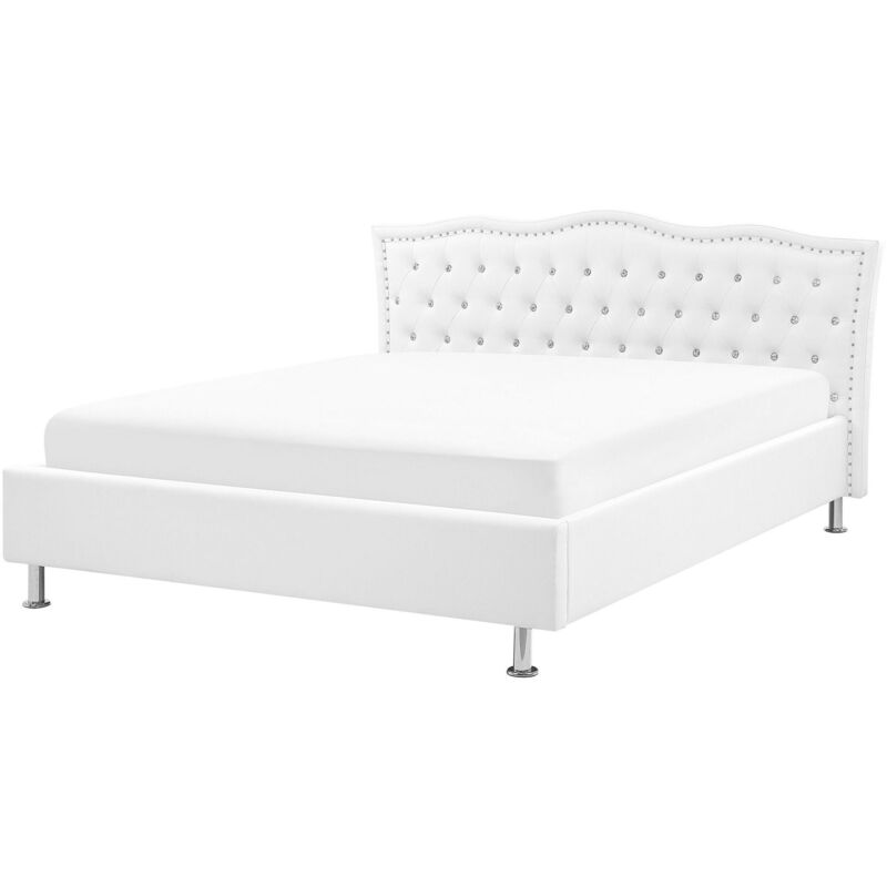 Beliani Bett Kunstleder Weiß 140 X 200 Cm Mit Bettkasten Hochklappbar Exklusive Ausstrahlung Geschwungene Kopfteil Knopfverzierung Elegant Romantisch