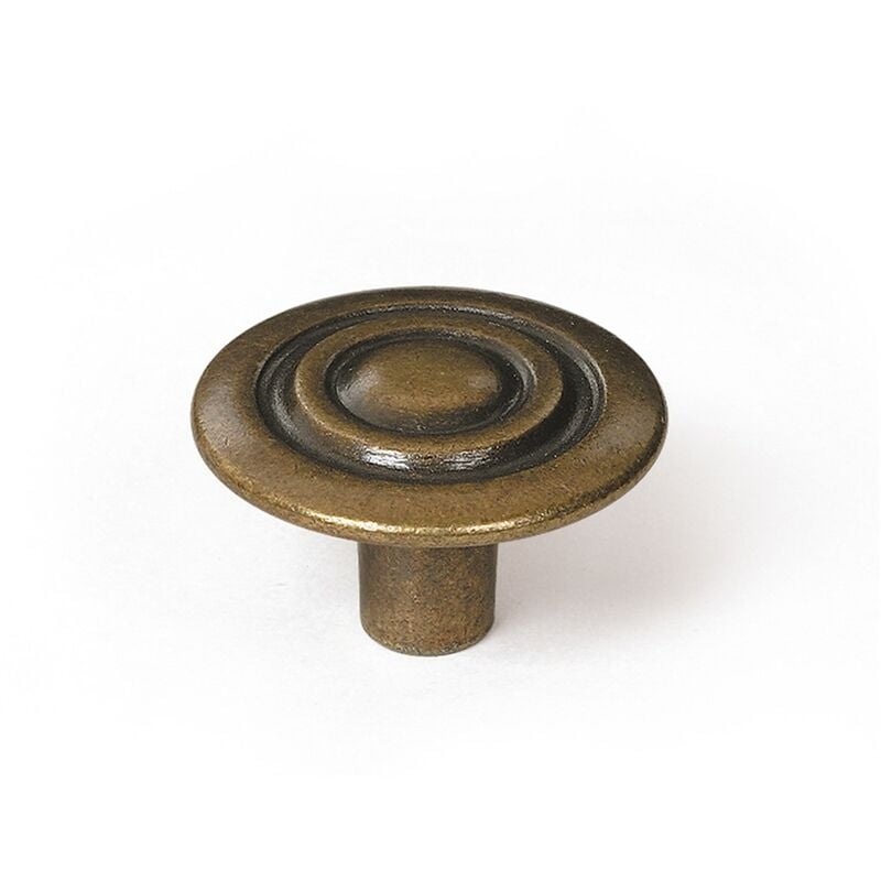

Pomo Mueble | Estilo Clásico | Fabricado en Zamak | Acabado en Cuero Viejo | Medidas 28*28*18 mm | Sistema de Fijación Atornillado | Incluye
