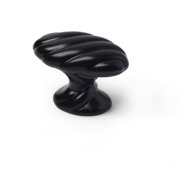 

Pomo Mueble | Estilo Clásico | Fabricado en Zamak | Acabado en Negro Mate | Medidas 38*21*29 mm | Sistema de Fijación Atornillado | Incluye Tornillos