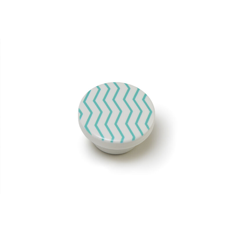

Pomo Mueble | Estilo Decorativo | Fabricado en Haya | Acabado en Azul | Medidas 38*38*22 mm | Sistema de Fijación | 1 Unidad