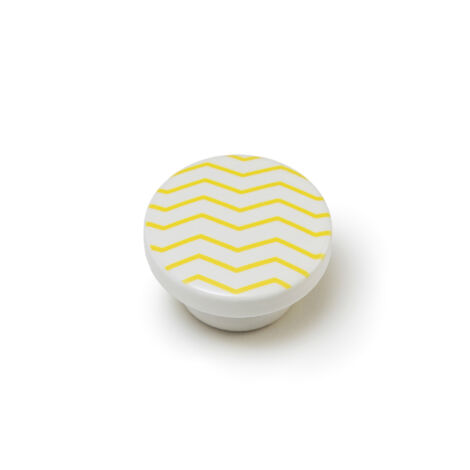 Pomo de madera con acabado amarillo, dimensiones: 38x38x22mm Ø: 38mm -