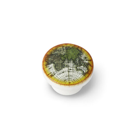 Pomo de madera con acabado con ilustración, dimensiones: 38x38x22mm Ø: 38mm -