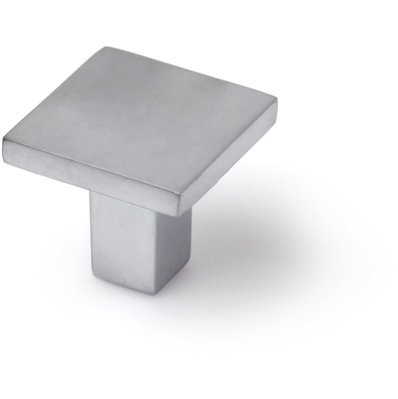 

Pomo Mueble | Estilo Contemporáneo | Fabricado en Zamak | Acabado en Níquel Bisú | Medidas 30*30*28 mm | Sistema de Fijación Atornillado | Incluye