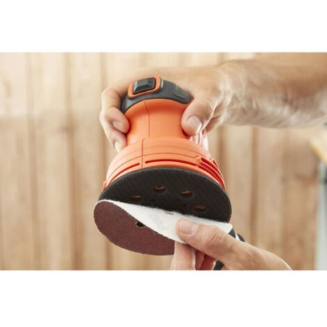 Ponceuse excentrique filaire 230W 125mm BLACK+DECKER (Livrée avec 1 sac de collecte des poussieres + 1 abrasif) - BEW210-QS