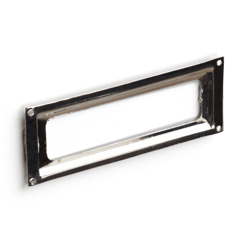 

Tirador Placa Mueble | Estilo Clásico | Fabricado en Latón | Acabado en Cromo Brillo | Medidas 79*29*3 mm | Sistema de Fijación Atornillado | Incluye