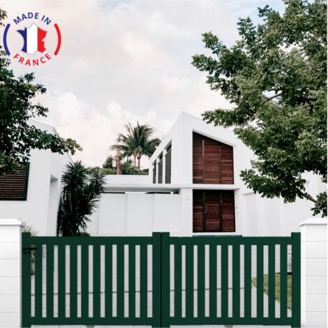 Portail aluminium coulissant ajouré en kit dimensions L.3000 (entre piliers) X H.1200 mm Couleurs Vert (RAL 6005)
