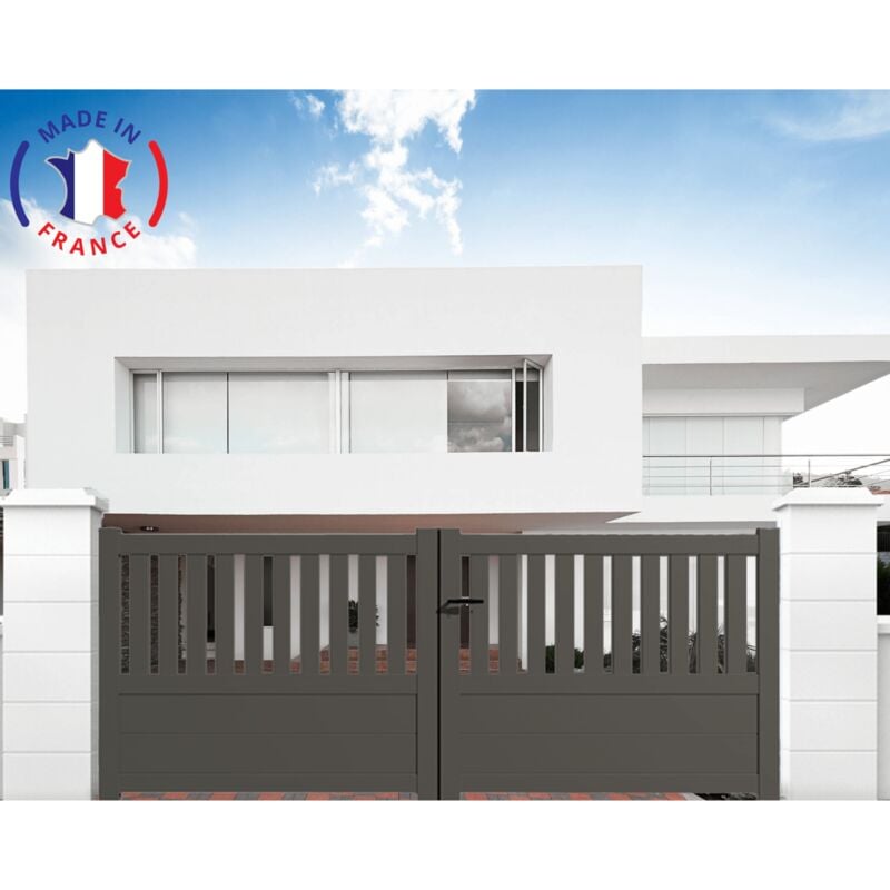 Portail aluminium battant semi-ajouré en kit dimensions L.3500 (entre piliers) x H.1300 mm Couleurs Gris clair (ral 7035)