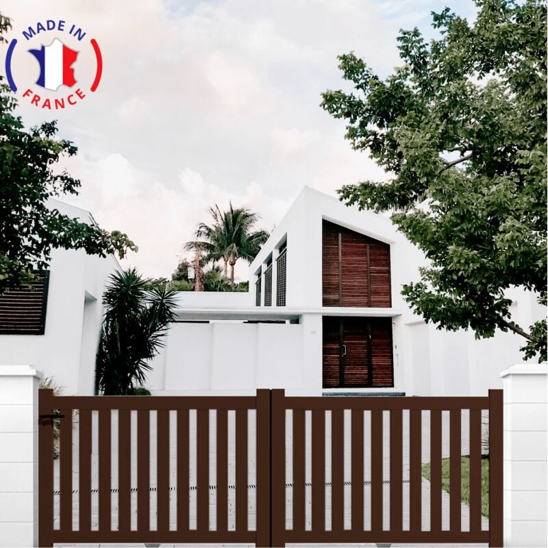 Portail aluminium coulissant ajouré en kit dimensions L.3500 (entre piliers) x H.1200 mm Couleurs Marron (ral 1247)