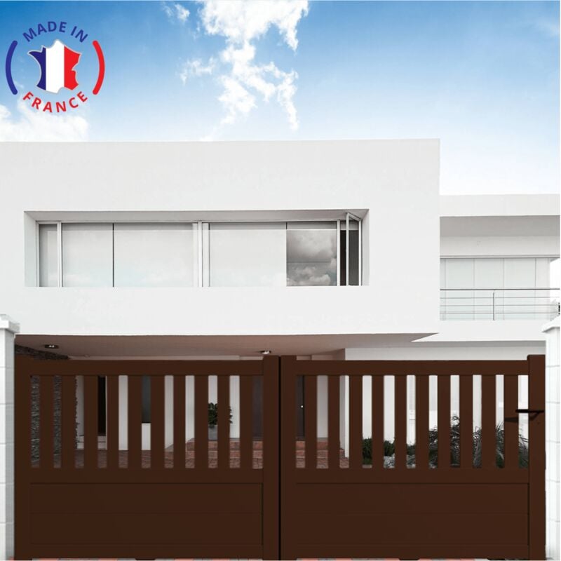 Portail aluminium coulissant semi-ajouré en kit dimensions L.3000 (entre piliers) x H.1300 mm Couleurs Marron (ral 1247)