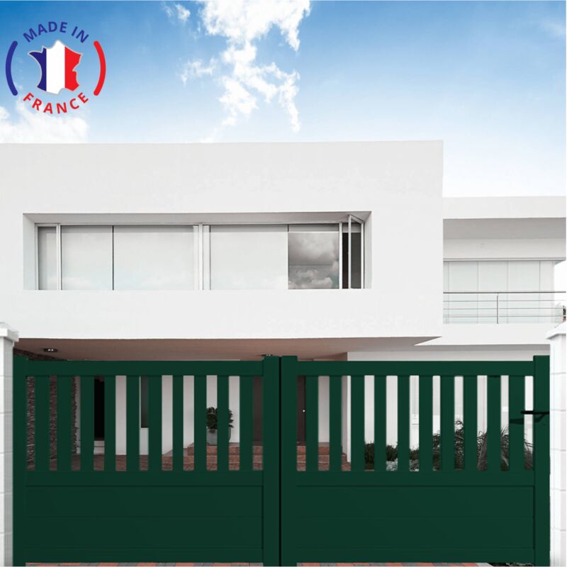 Portail aluminium coulissant semi-ajouré en kit dimensions L.3500 (entre piliers) x H.1300 mm Couleurs Vert (ral 6005)