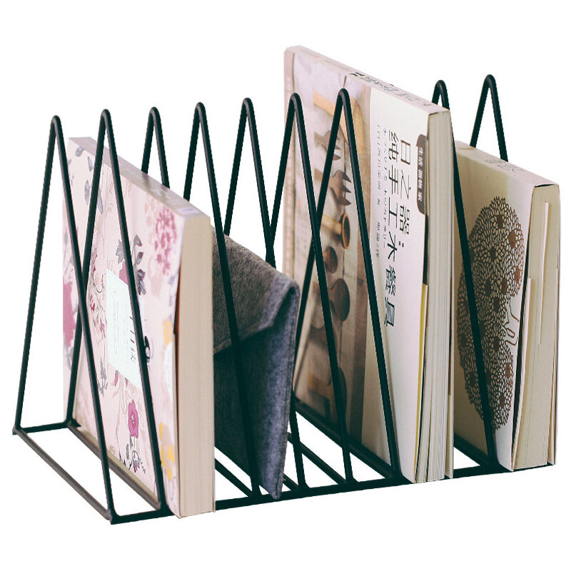 Shining House - Porte-revues en acier en forme de triangle noir