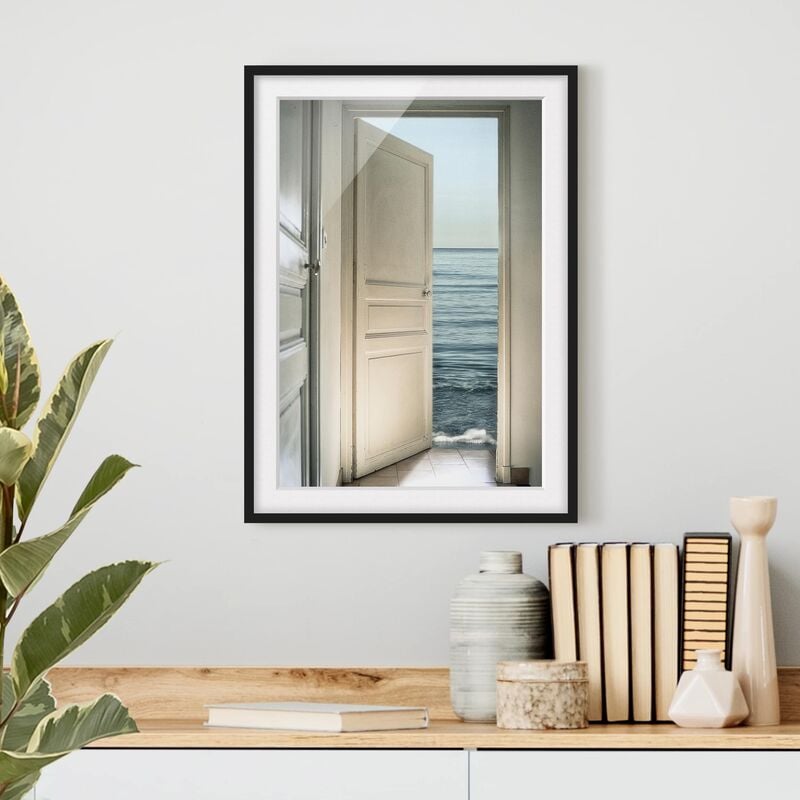 

Póster enmarcado - Behind The Door Dimensión LxA: 100cm x 70cm, Marco: Negro