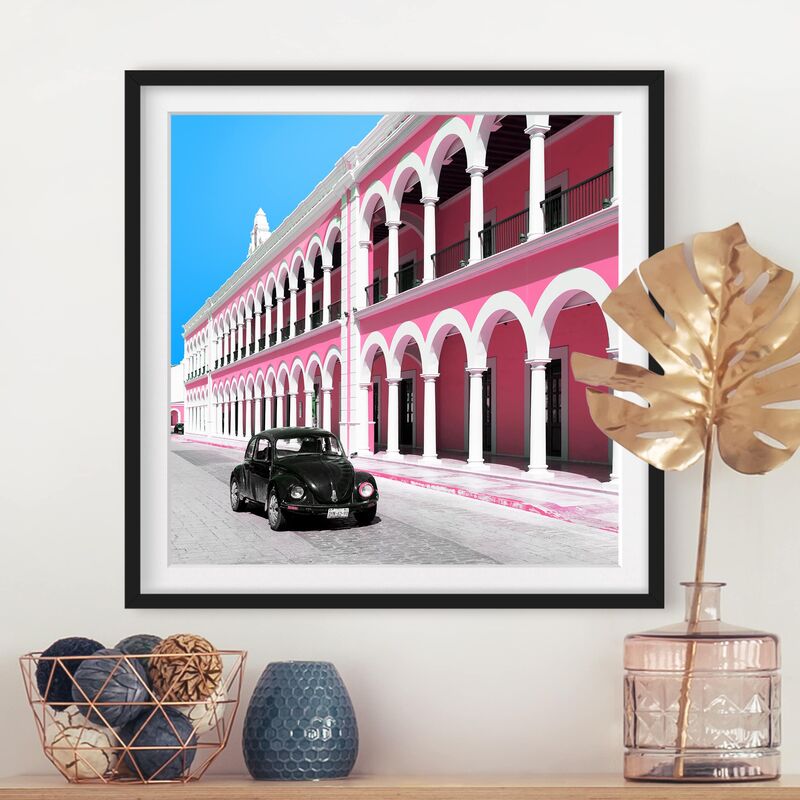 

Póster enmarcado - Black Beetle Pink Facade Dimensión LxA: 30cm x 30cm, Marco: Negro