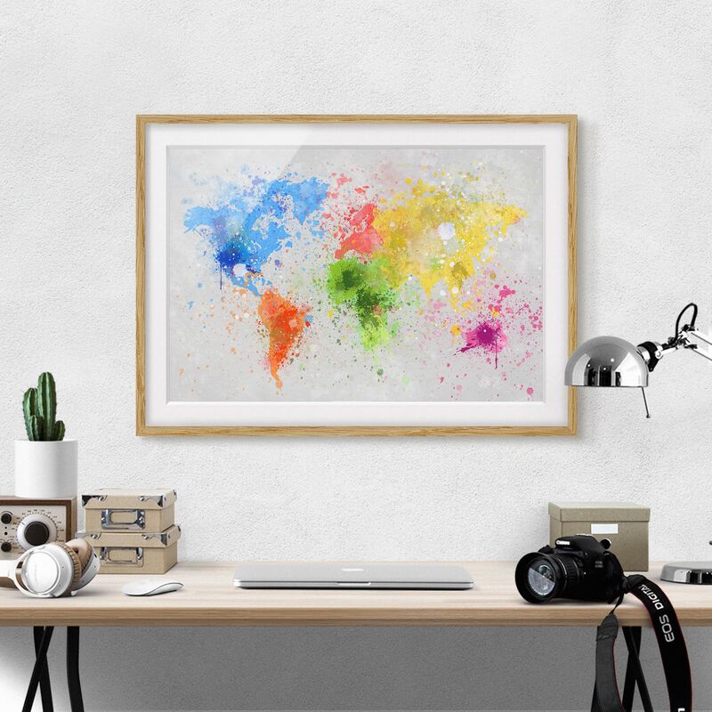 

Póster enmarcado - Colorful Splashes World Map Dimensión LxA: 50cm x 70cm, Marco: Roble