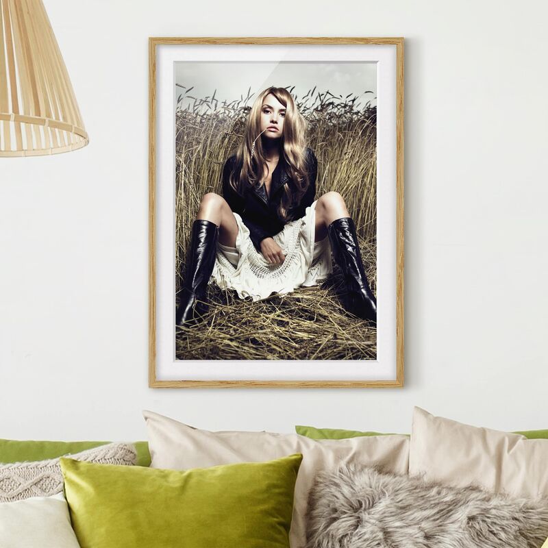 

Póster enmarcado - Country Girl Dimensión LxA: 100cm x 70cm, Marco: Roble