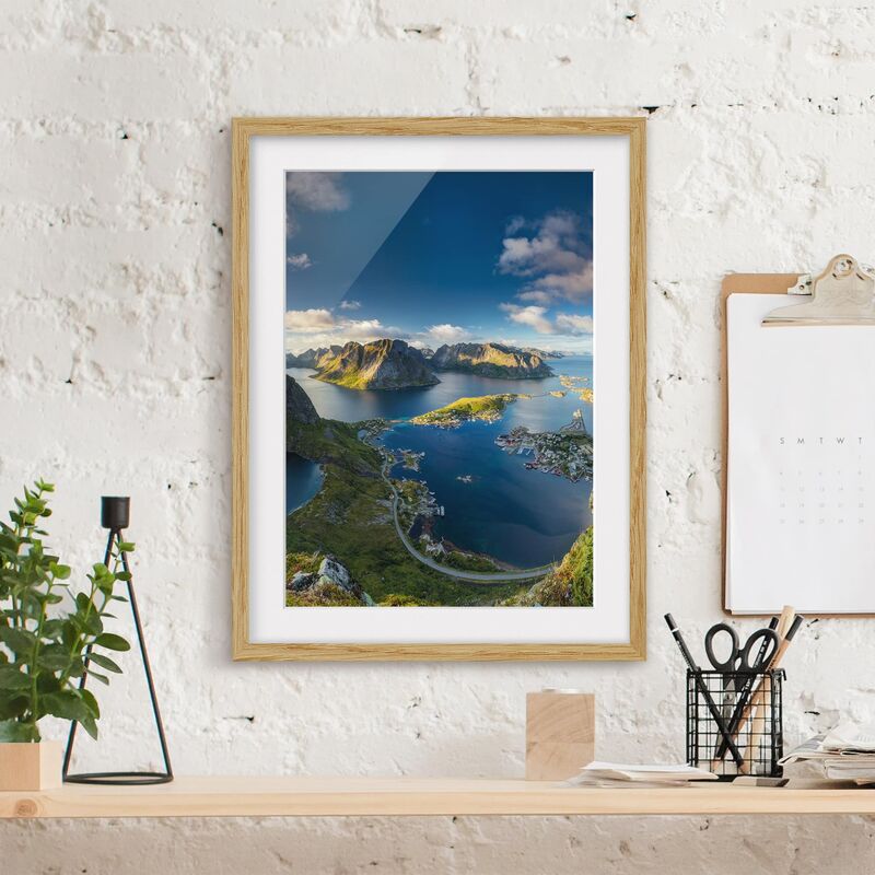 

Póster enmarcado - Fjord View In Reinebringen Dimensión LxA: 100cm x 70cm, Marco: Roble