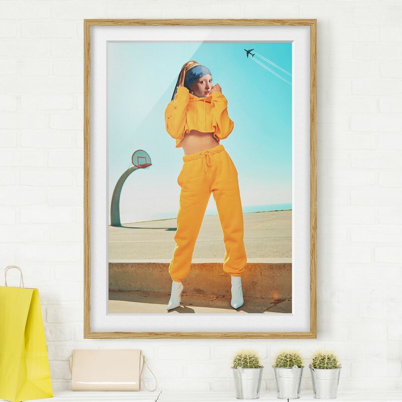 

Póster enmarcado - Ragazza con pantaloni della tuta Dimensión LxA: 55cm x 40cm, Marco: Roble