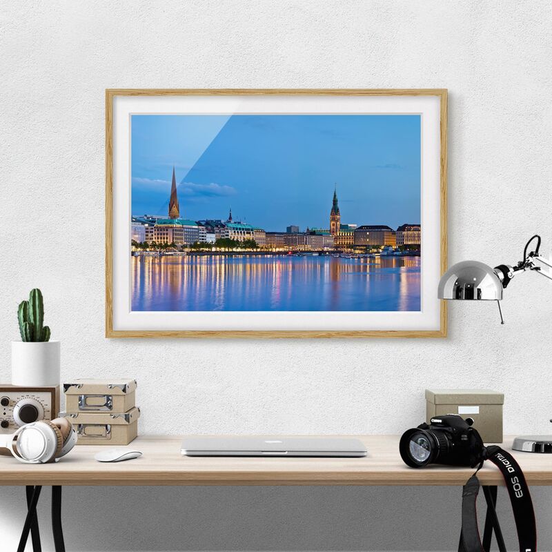 

Póster enmarcado - Hamburg Skyline Dimensión LxA: 18cm x 24cm, Marco: Roble