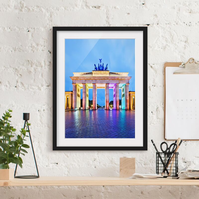 

Póster enmarcado - Illuminated Brandenburg Gate Dimensión LxA: 40cm x 30cm, Marco: Negro