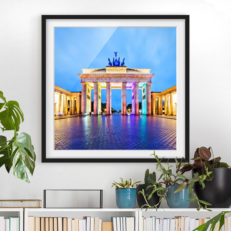 

Póster enmarcado - Illuminated Brandenburg Gate Dimensión LxA: 70cm x 70cm, Marco: Negro