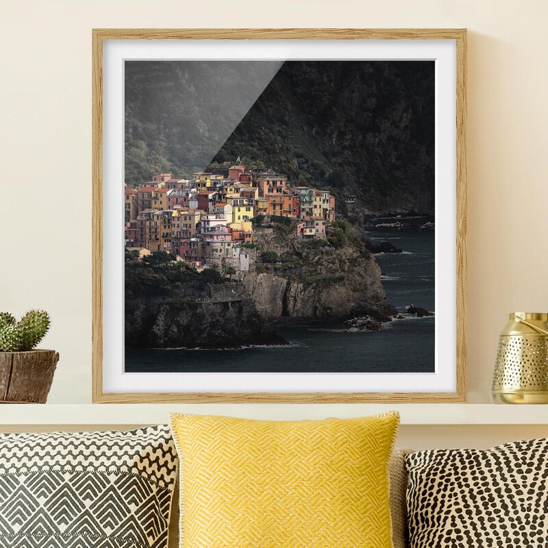 

Póster enmarcado - Illuminated Manarola Dimensión LxA: 50cm x 50cm, Marco: Roble