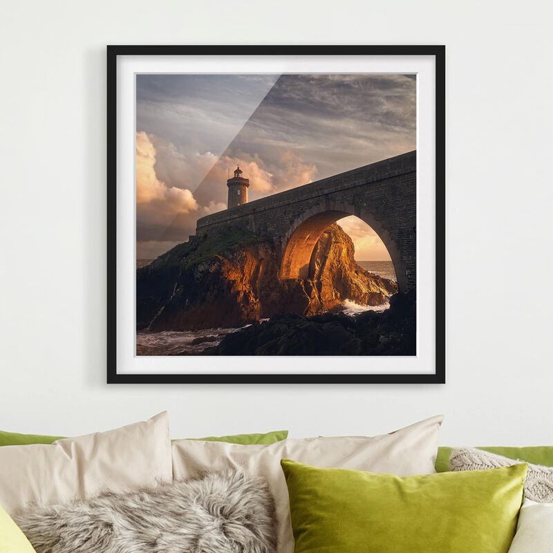 

Póster enmarcado - Lighthouse At The Bridge Dimensión LxA: 70cm x 70cm, Marco: Negro