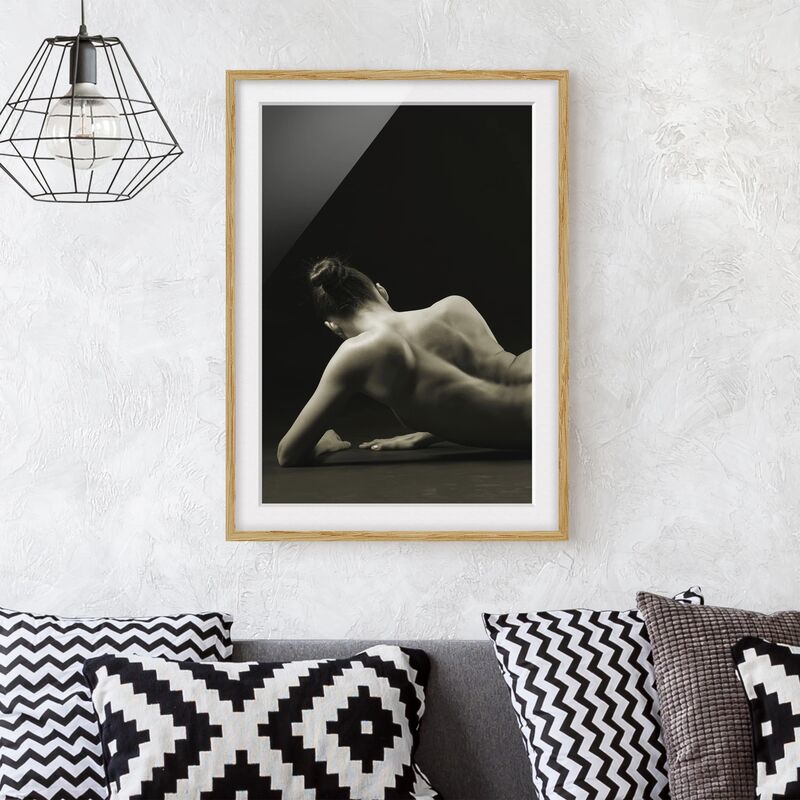 

Póster enmarcado - Lying Woman Dimensión LxA: 24cm x 18cm, Marco: Roble