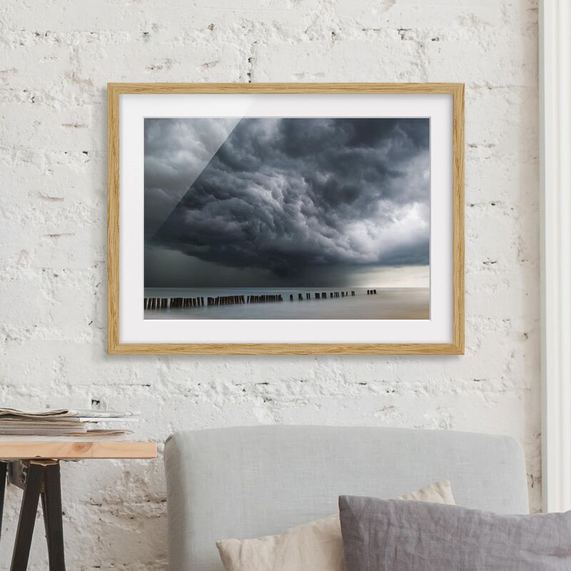 

Póster enmarcado - Nubi di tempesta sul Mar Baltico Dimensión LxA: 30cm x 40cm, Marco: Roble