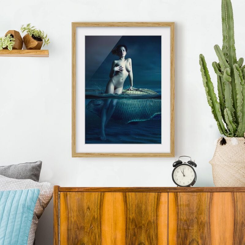 

Póster enmarcado - Nude With Fish Dimensión LxA: 24cm x 18cm, Marco: Roble