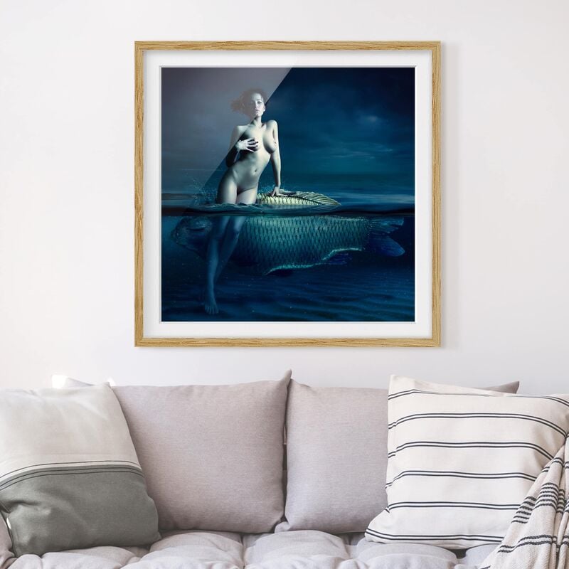 

Póster enmarcado - Nude With Fish Dimensión LxA: 50cm x 50cm, Marco: Roble