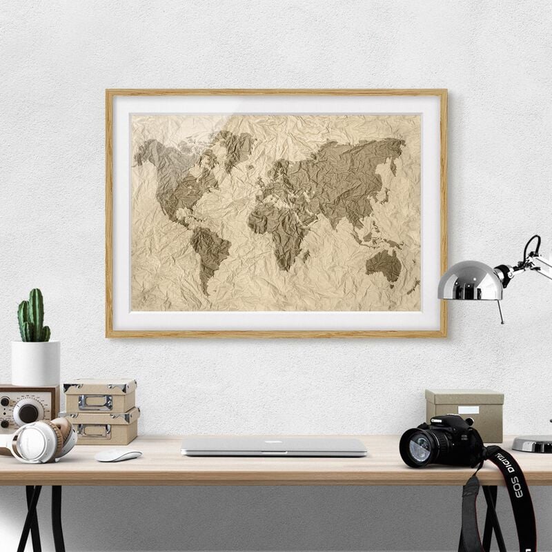 

Póster enmarcado - Paper World Map Beige Brown Dimensión LxA: 18cm x 24cm, Marco: Roble