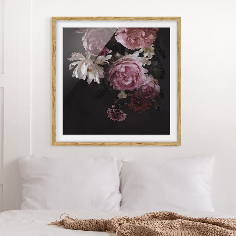 

Póster enmarcado - Pink Flowers On Black Dimensión LxA: 70cm x 70cm, Marco: Roble