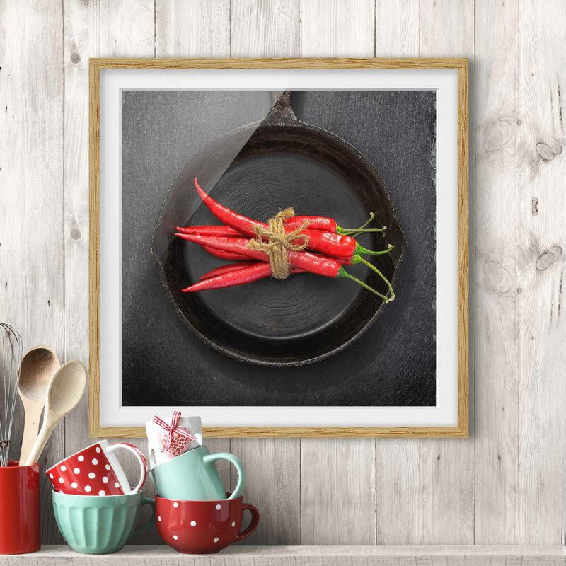 

Póster enmarcado - Red Chili Fasci in padella su Slate Dimensión LxA: 70cm x 70cm, Marco: Roble