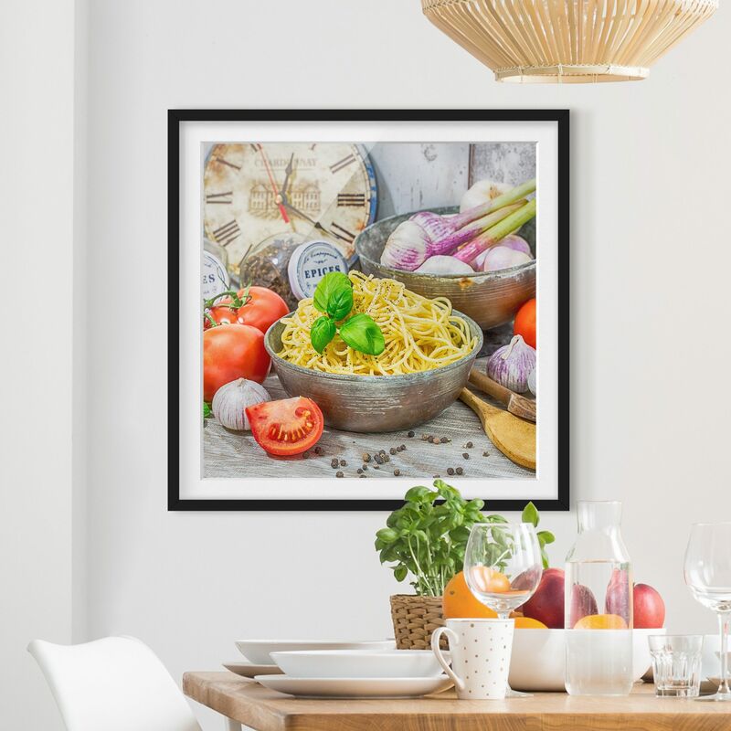 

Póster enmarcado - Spagetthi Con Basilico Dimensión LxA: 70cm x 70cm, Marco: Negro