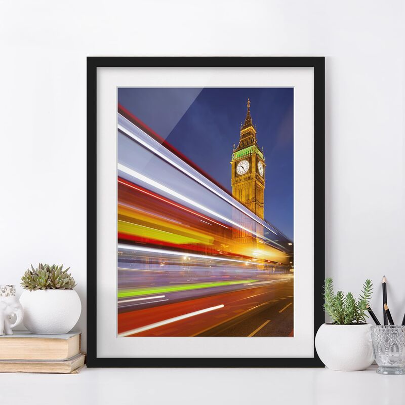 

Póster enmarcado - Traffic In London On Big Ben At Night Dimensión LxA: 70cm x 50cm, Marco: Negro