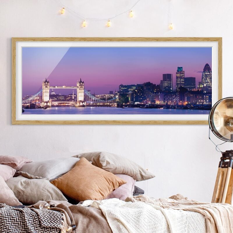 

Póster enmarcado - Tower Bridge Di Londra Di Notte Dimensión LxA: 30cm x 75cm, Marco: Roble