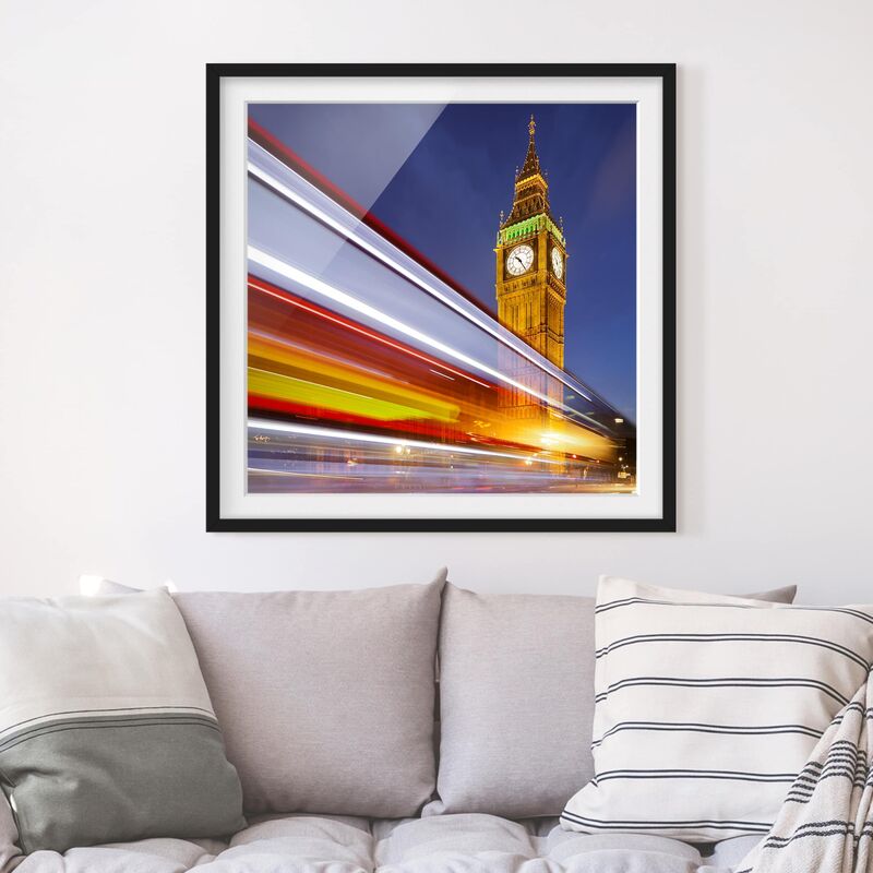 

Póster enmarcado - Traffic In London At Big Ben At Night Dimensión LxA: 30cm x 30cm, Marco: Negro